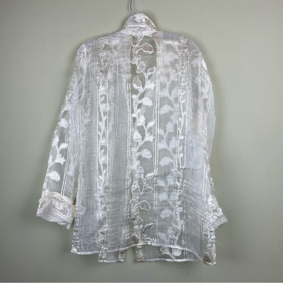 Marisak Cream Transparent One Button Cuffed Embroidered Blouse Size XL - Picture 10 of 11